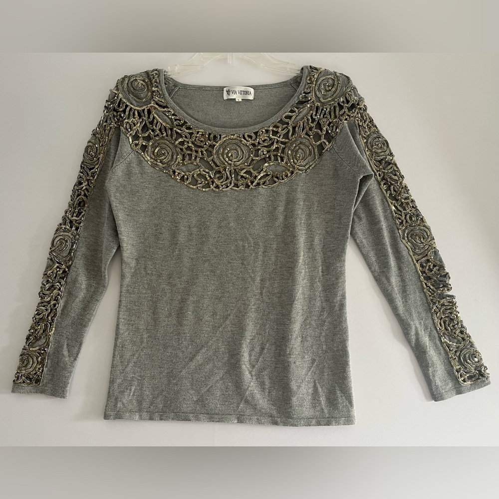 Vintage Glam Grey Rose Appliqué Knit Top